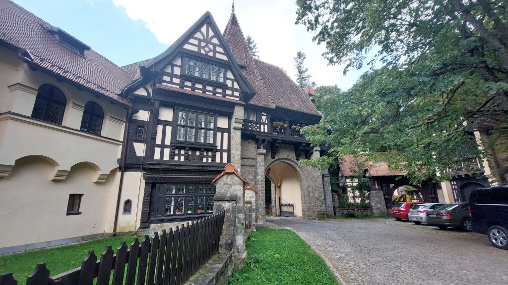 GALERIE FOTO | O vizită la Domeniul Regal Peleș. Cum arată șantierul noii unități de cazare ș - Imagine 48