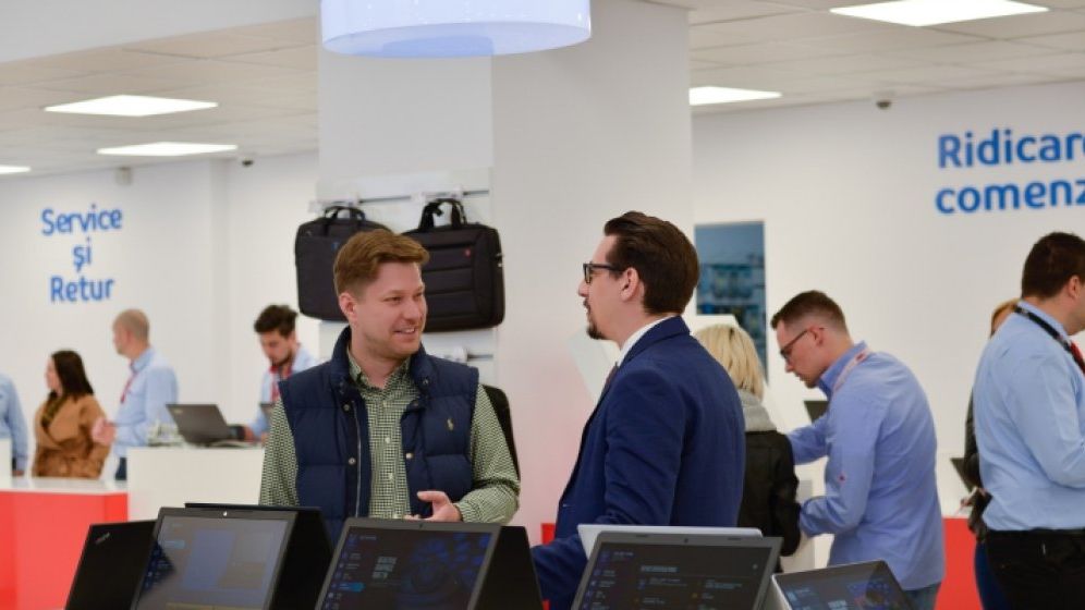 eMAG angajeaza 500 de oameni pentru campania de reduceri Black Friday