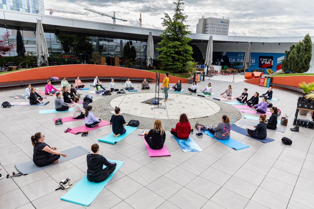 Ce evenimente au pregătit Promenada și Mega Mall și ce distracții caută românii în centrele c - Imagine 35