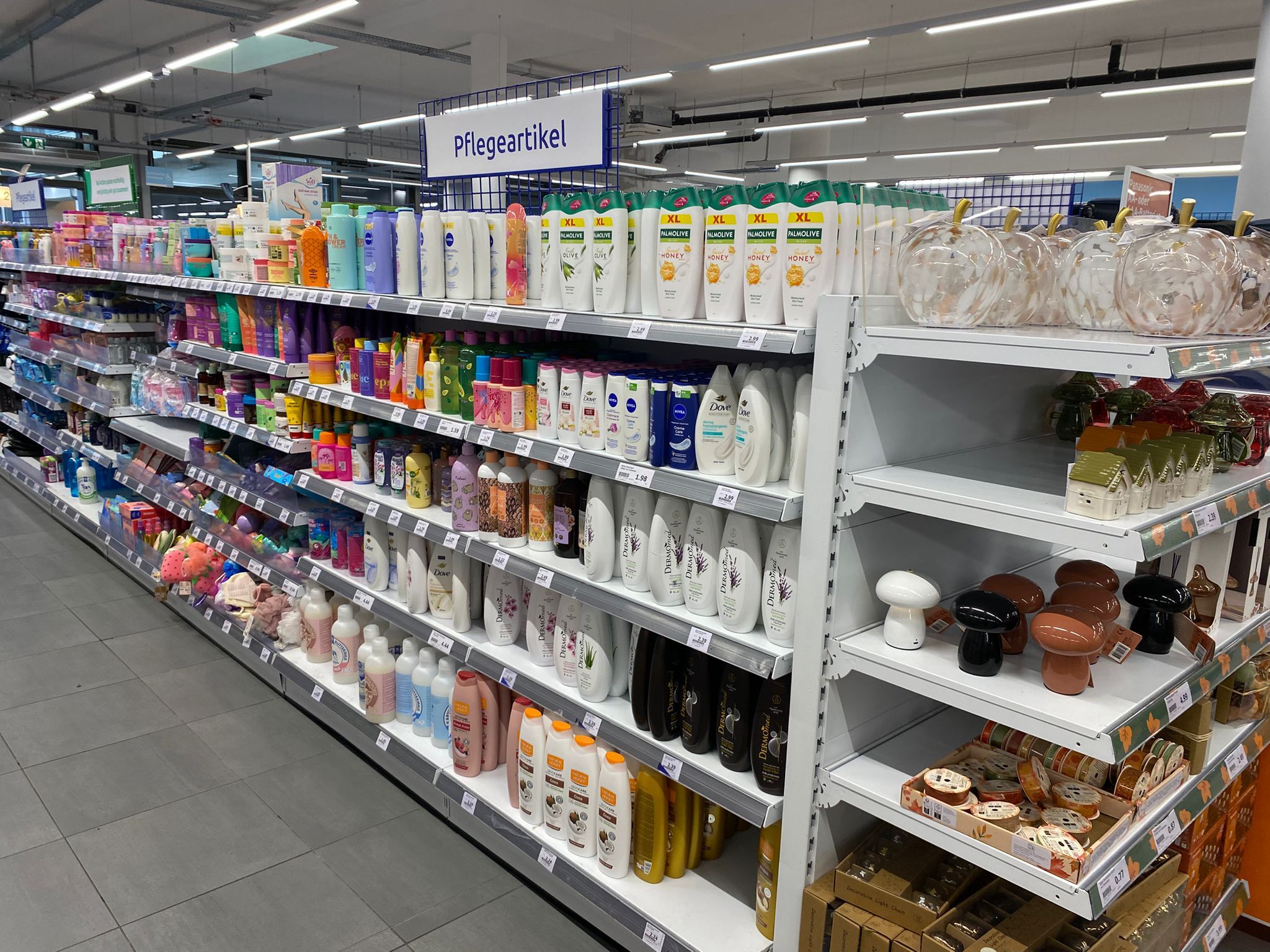 FOTO&nbsp; Cum arată noul lanț olandez de magazine Action care urmează să intre pe piața din România - Poza 9