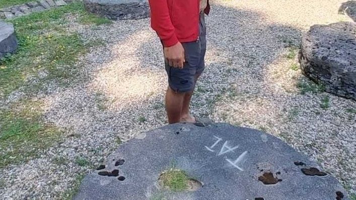 Trei muncitori din Tadjikistan au vandalizat pietrele de la Sarmizegetusa Regia