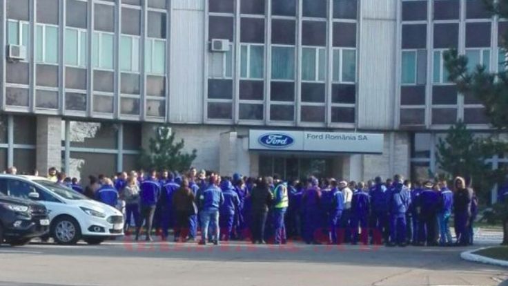 Protest spontan la Ford Craiova
