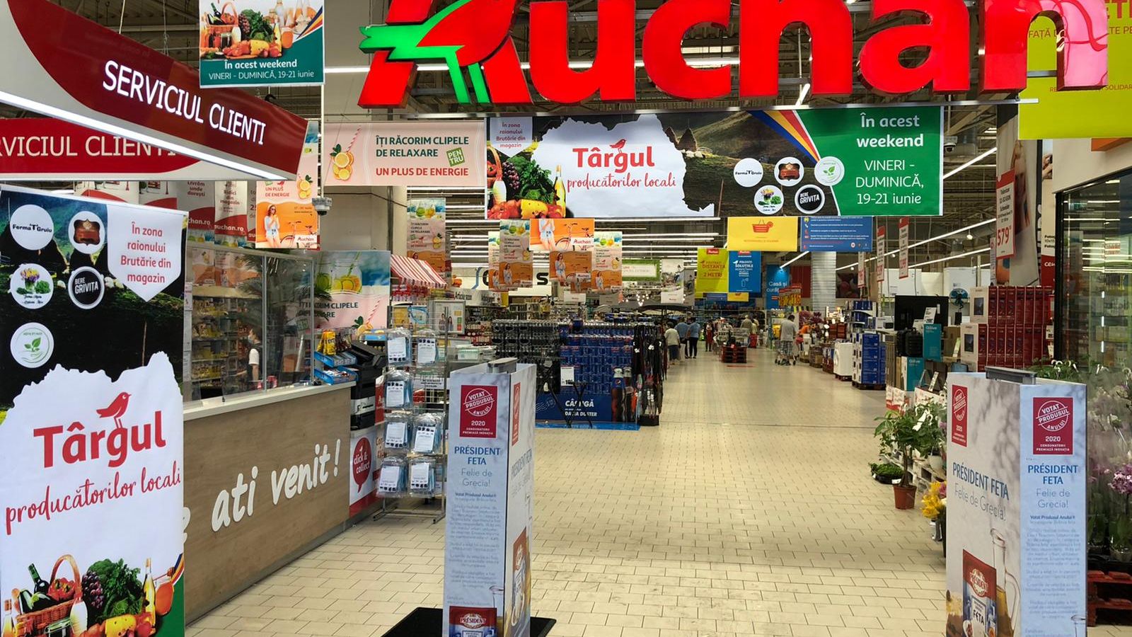 Hipermarketurile Auchan găzduiesc târguri tematice de carte, accesorii auto și pentru biciclete