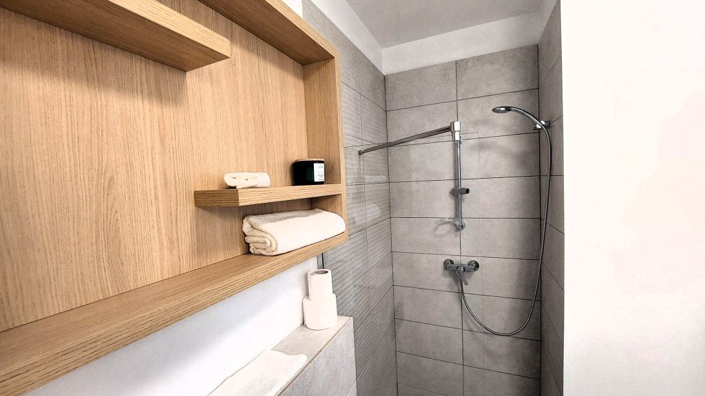 Cum arată un apartament nou de 3 camere de 152.000 de euro din sud-vestul Capitalei - Imagine 32