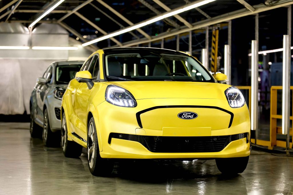 GALERIE FOTO | Ford Puma Gen-E, prima electrică făcută în România, a intrat în producție - Imagine 15