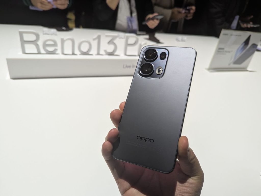 OPPO lansează Reno 13: O nouă serie de telefoane cu AI, pe care le poți folosi pentru fotografii - Imagine 3