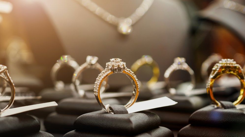 Mărcile de lux, afectate de „milionarii” chinezi care comandă produse pentru a se făli cu ele și apoi le returnează