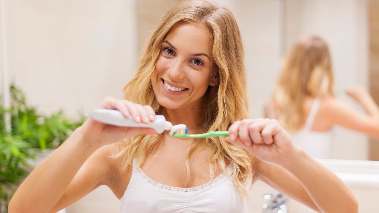 Cum alegi corect o pastă de dinți pentru gingii sensibile fără să te bazezi pe reclame