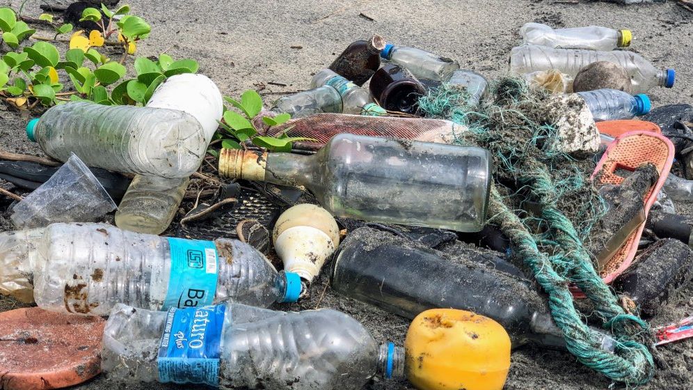 Ungaria cere României și Ucrainei să oprească poluarea cu plastice de pe Tisa și Someș