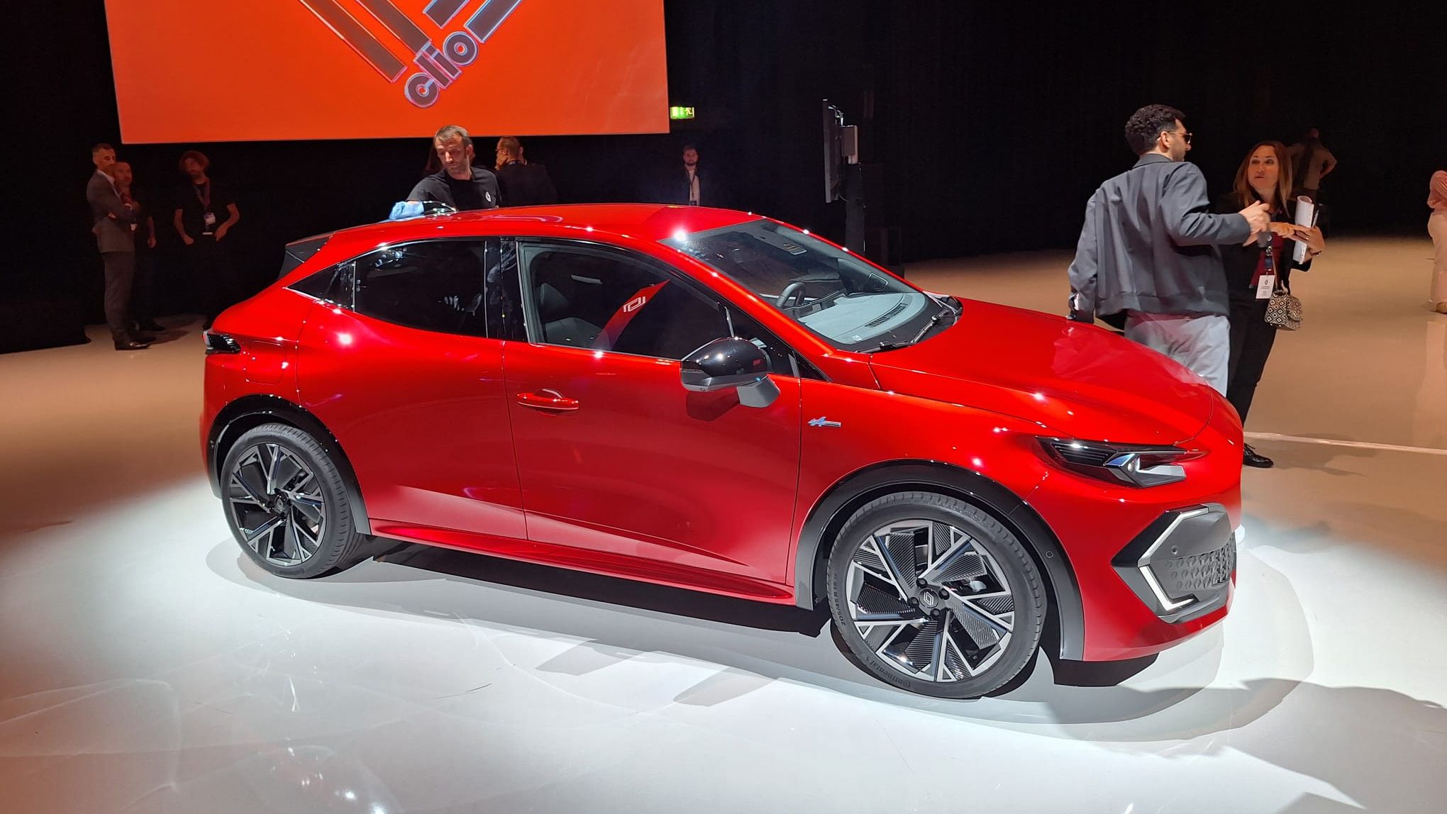 Renault, mai multă tehnologie și sportivitate pe noul Clio: Am decis să mergem împotriva curentului