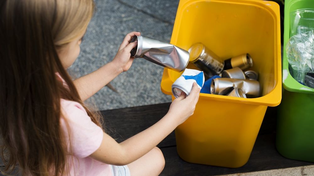 Activist de mediu, despre educația ecologică: Copiii sunt cei care îi trag de mânecă pe părinți să recicleze