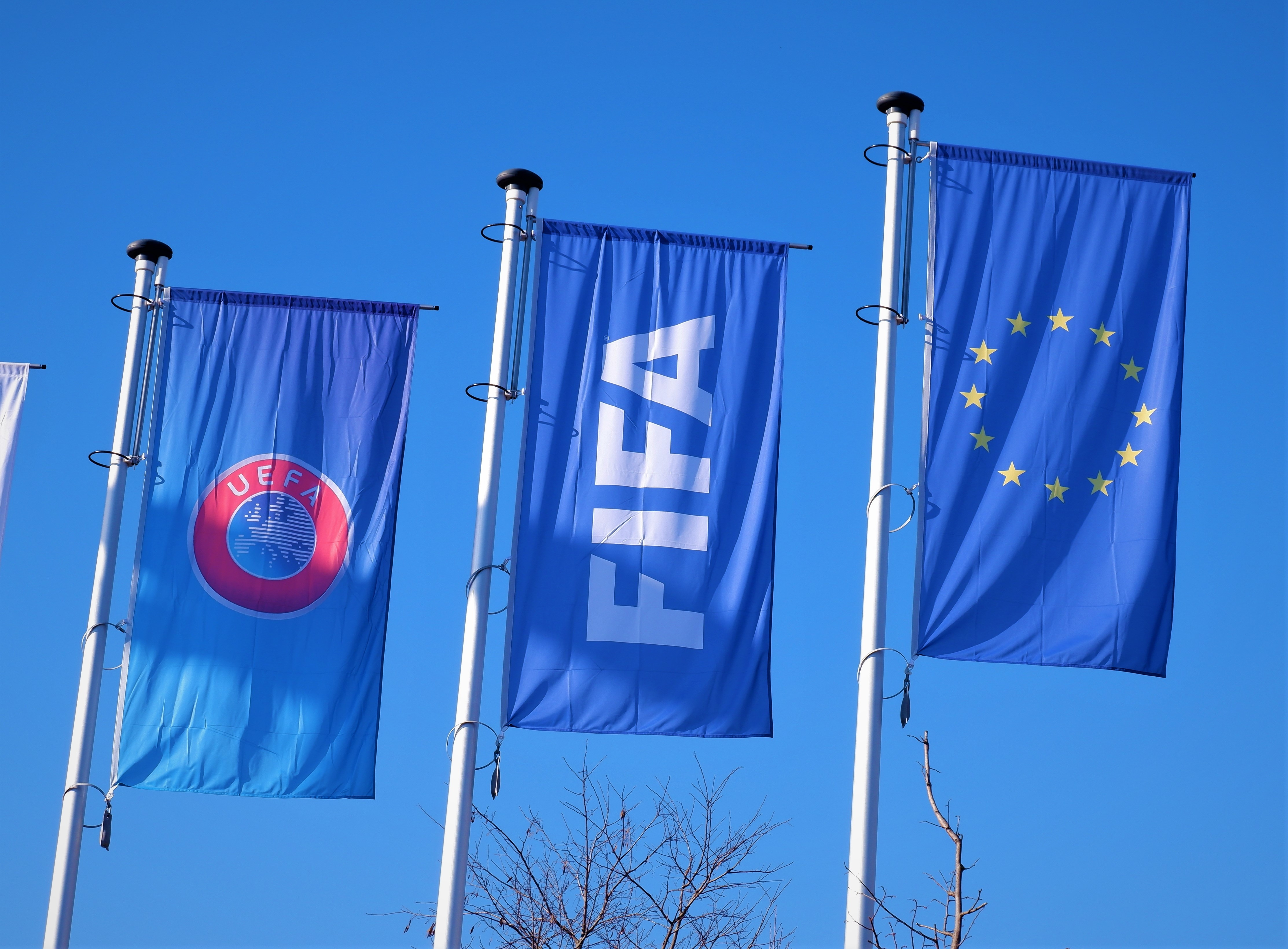 UEFA vrea să boicoteze Cupa Mondială de fotbal după ce FIFA a decis să o privatizeze. Un apropiat al lui Trump ar profita