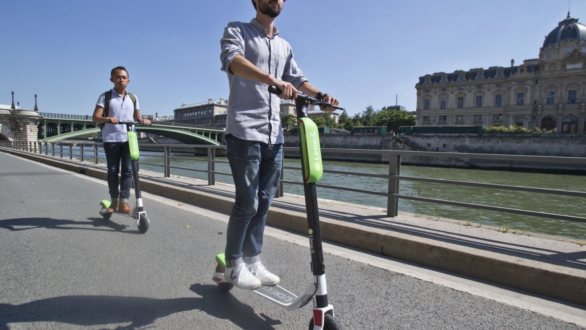 Primăria Capitalei propune reguli noi pentru trotinetele electrice. Ce obligații vor avea utilizatorii
