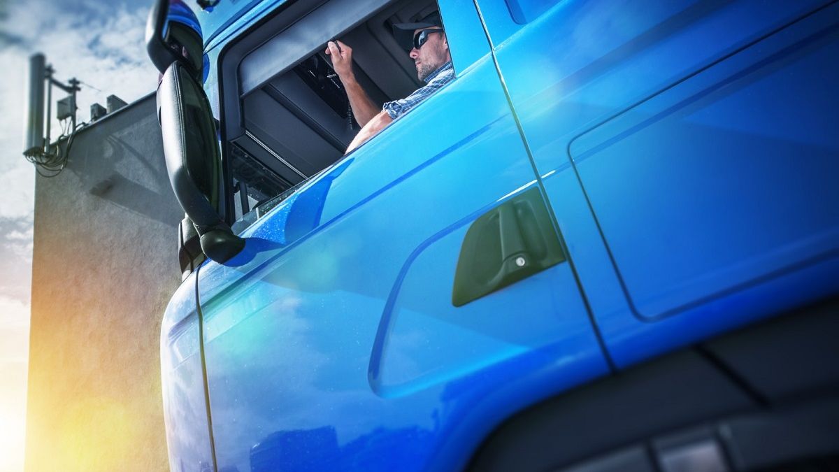 Revoluția digitală în controlul tahografului. Descărcare rapidă și ușoară a datelor tahografului