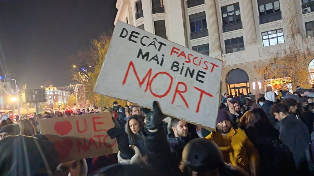 Tinerii se ridică împotriva extremismului. Cum au arătat protestele din București - Imagine 8