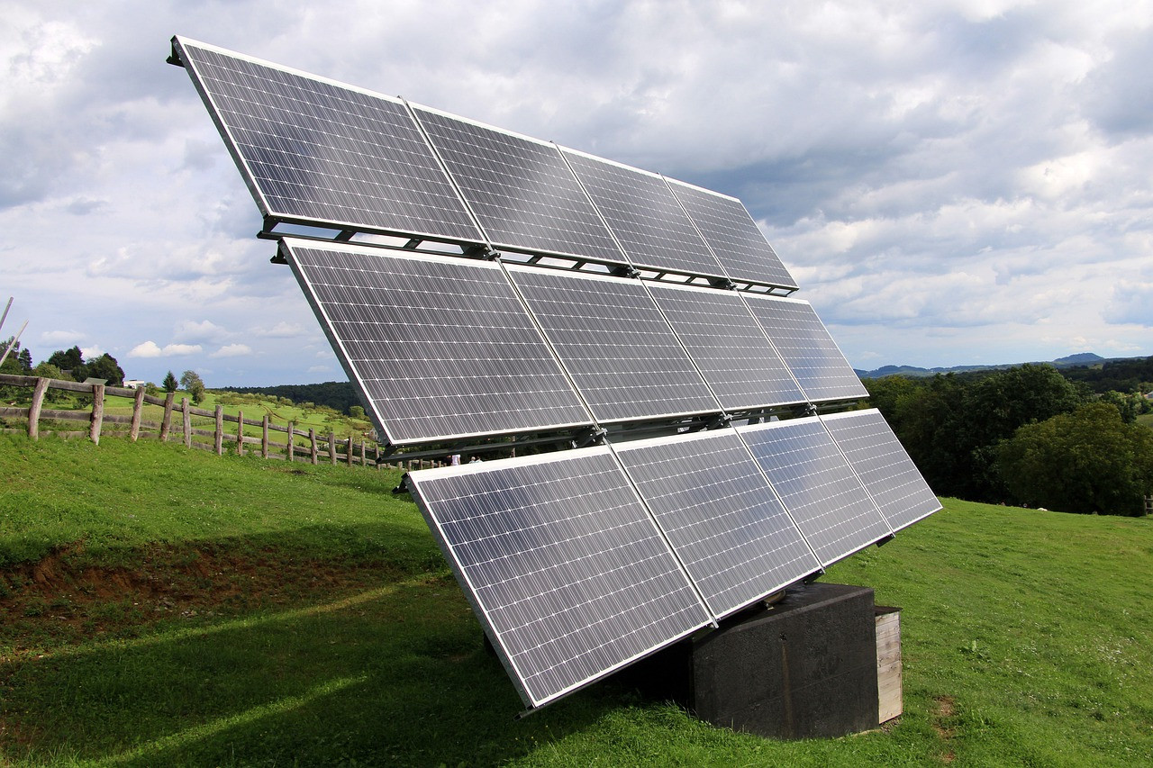 Berlinul schimbă regulile pentru energia verde: subvențiile vor fi limitate, iar proiectele vor trebui să răspundă cererii din rețea
