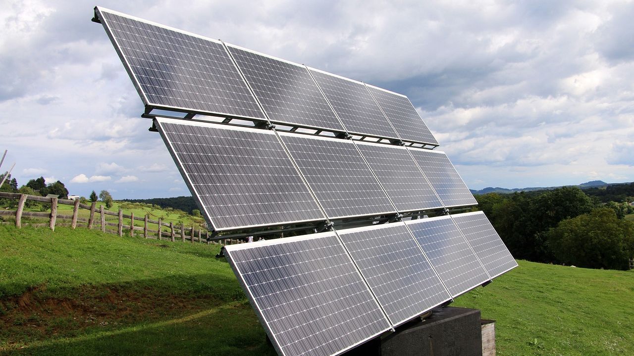 Berlinul schimbă regulile pentru energia verde: subvențiile vor fi limitate, iar proiectele vor trebui să răspundă cererii din rețea