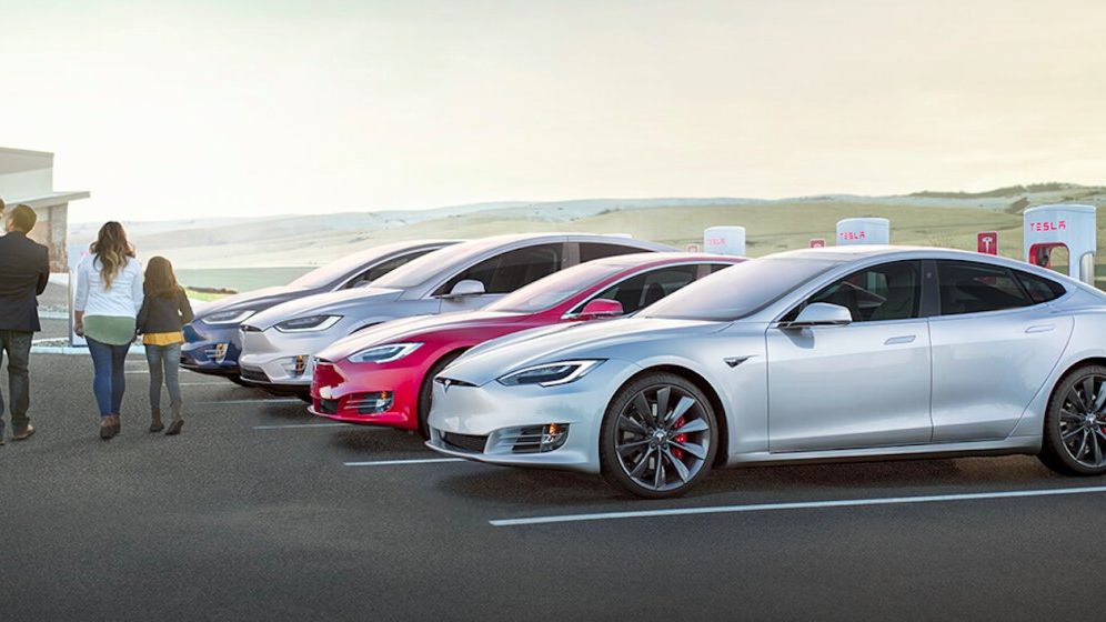 Tesla oprește producția la uzina din Berlin din cauza protestelor. Vânzările companiei lui Musk ar putea scădea în 2024