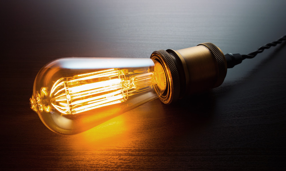 ANALIZĂ Energie mai scumpă pentru români? Cu cât ar putea crește factura la un consum de 200 kWh/lună
