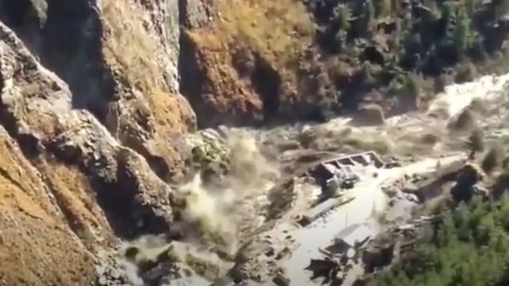 VIDEO: Un ghețar din Himalaya s-a prăbușit