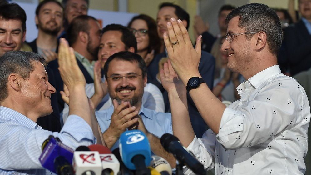 USR ocoleste fuziunea cu PLUS. Partidul lui Ciolos invoca faliile de la nivel local