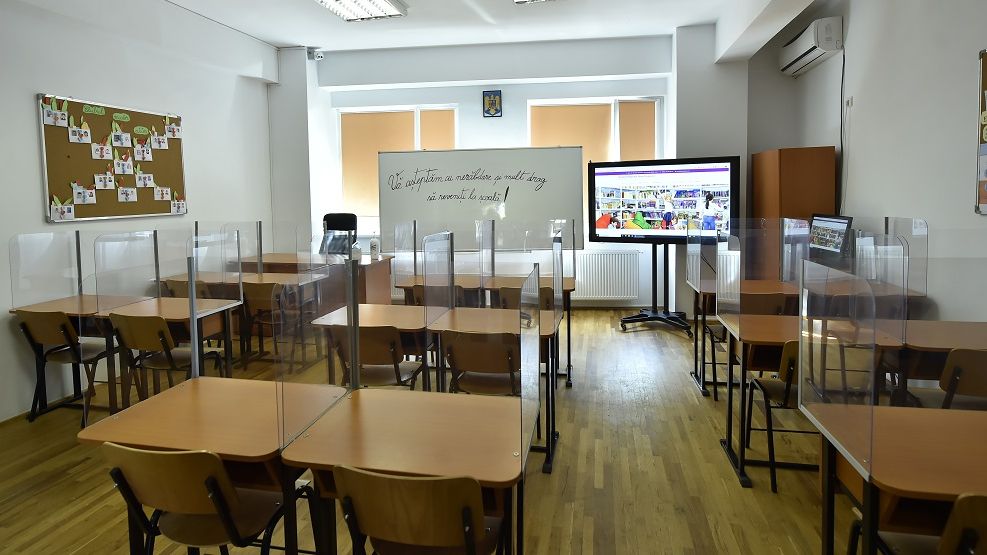 Peste 70% din școli funcționează cu prezență fizică săptămâna viitoare