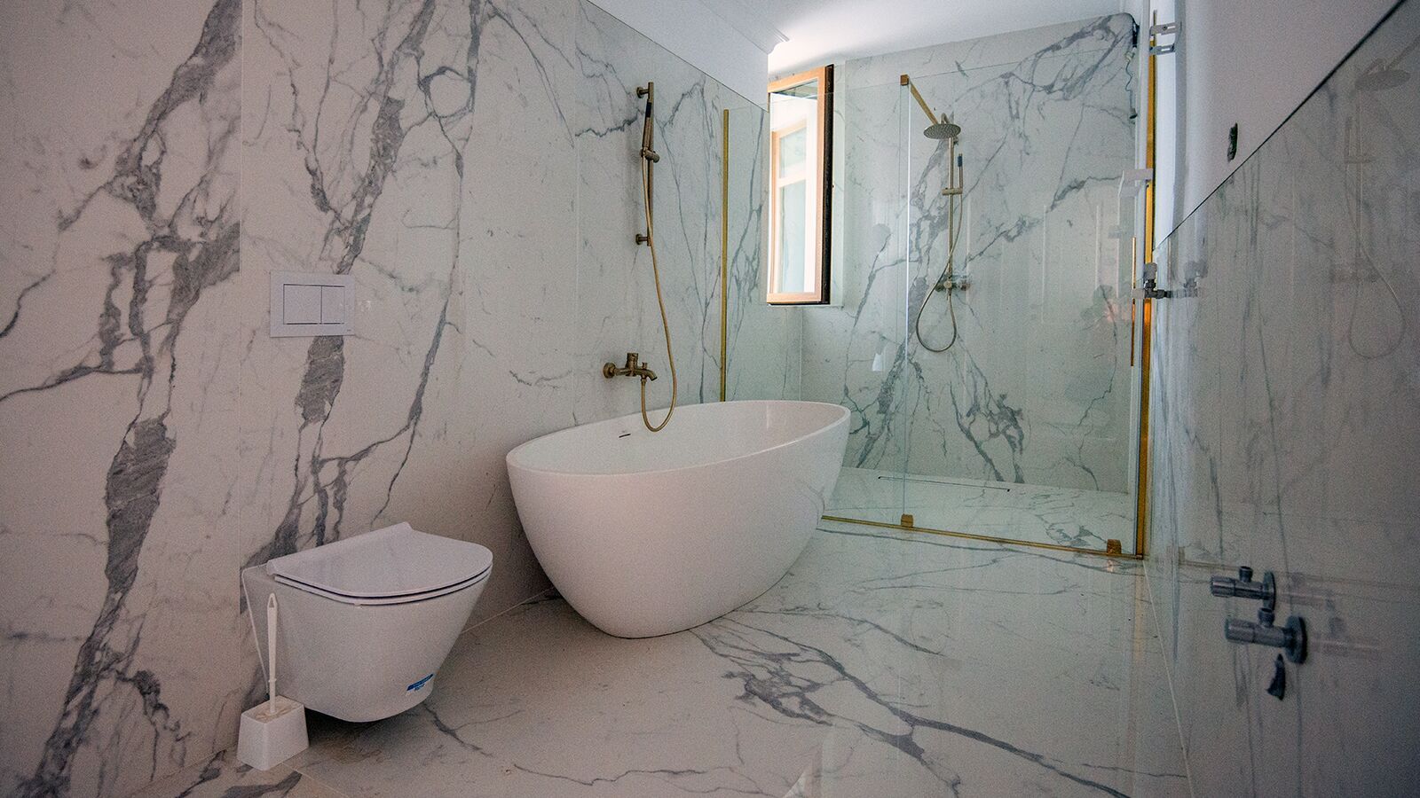 GALERIE FOTO | ANAF vinde un penthouse din centrul Capitalei pe care-l execută la un preț mult sub media pieței