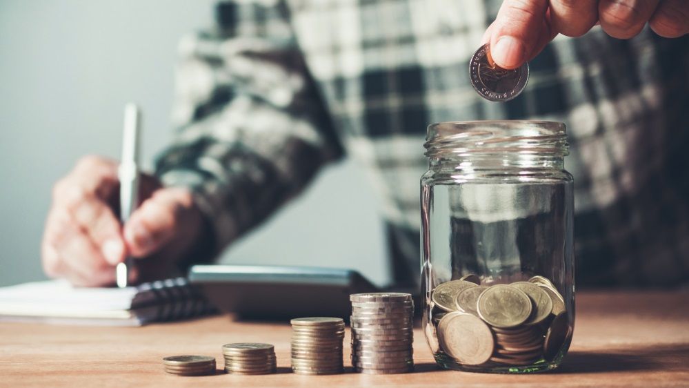 Titluri de stat Fidelis 2024: Românii pot investi la dobânzi de 7% în lei și 5% în euro