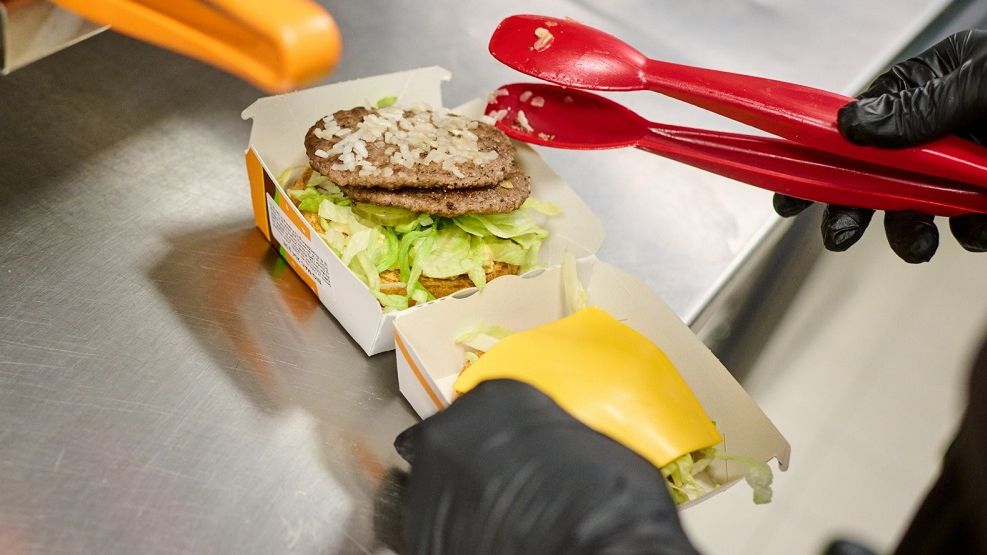 McDonald’s Open Days: Românii vor putea intra în bucătăriile McDonald’s pentru a vedea cum se gătește