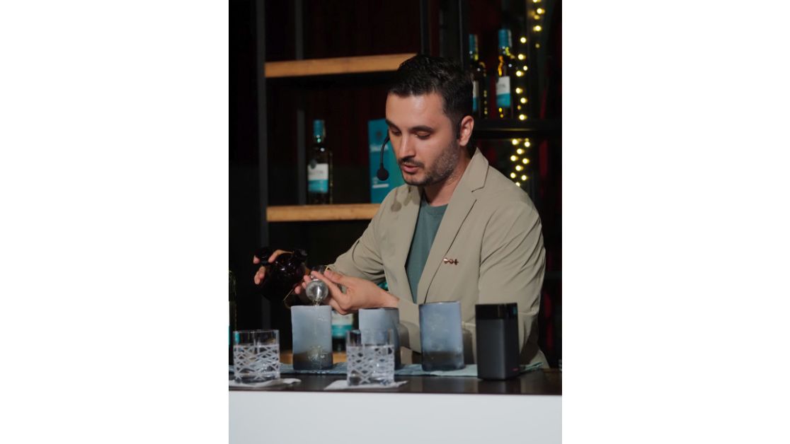 Claudiu Văcăruș, Beverage Manager TRICKSHOT Group & AveForchetta, este câștigătorul locului 1 al celei mai importante competiții de bartending din România