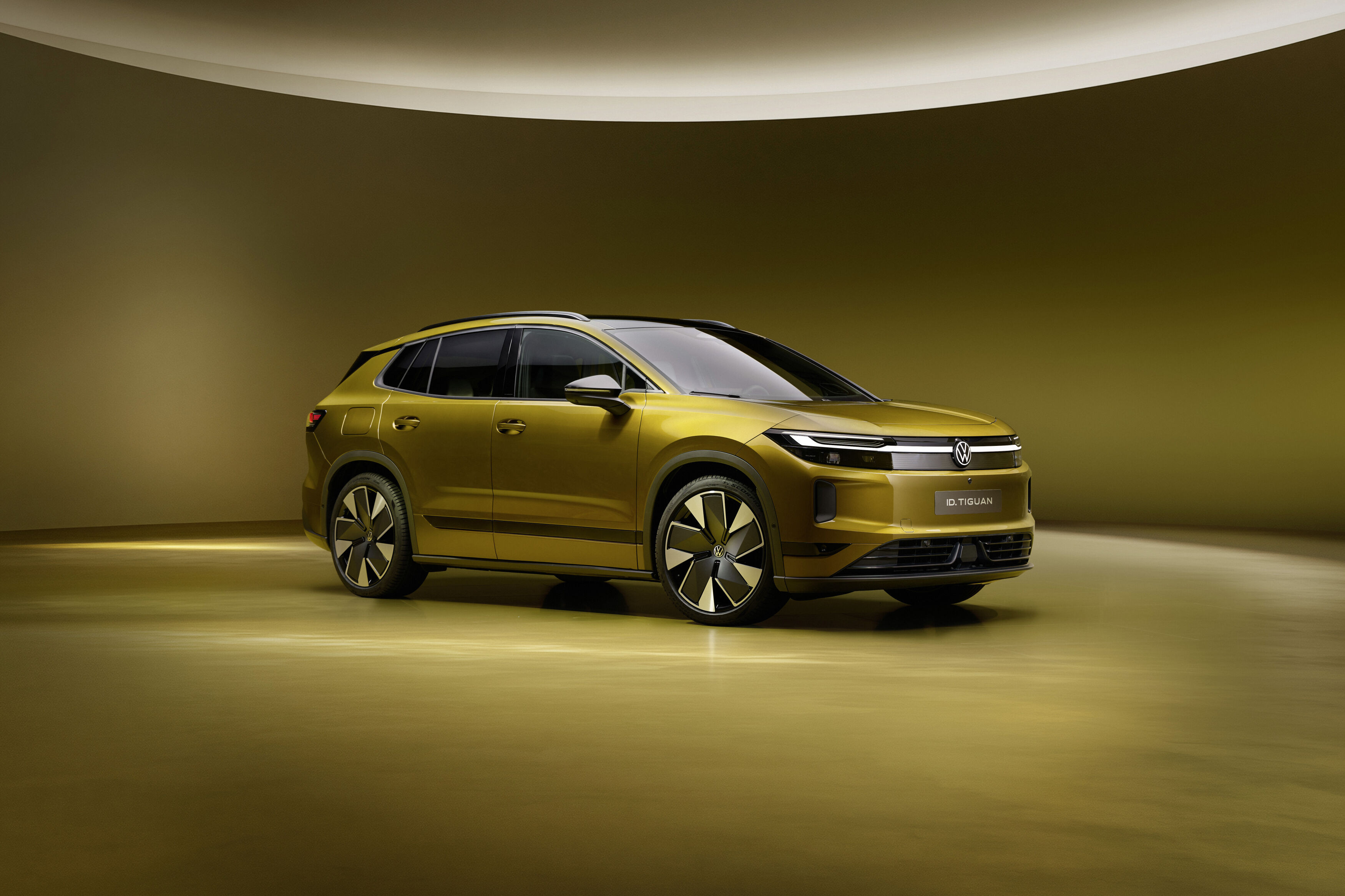 FOTO | Volkswagen transformă ID.4 în ID.Tiguan. Ce se ascunde în spatele numelui familiar