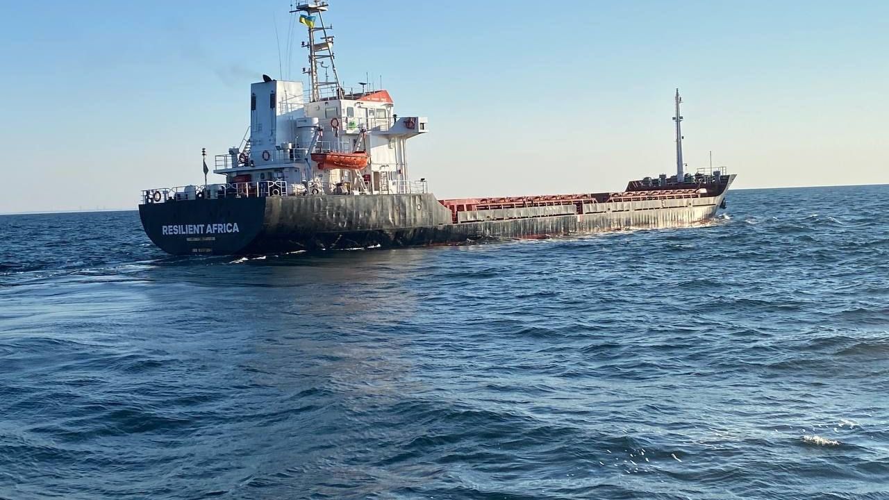 Prima navă cu cereale ucrainene care încearcă să spargă blocada rusească a plecat din Odesa