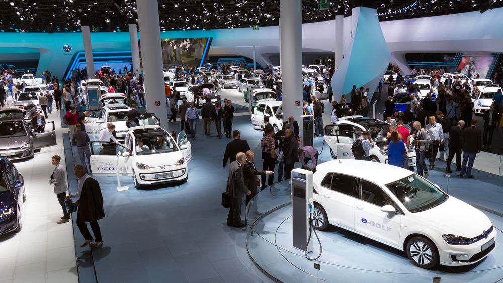 Semnal de alarmă pentru granzii europeni: Profiturile și veniturile Stellantis și Volkswagen sunt pe tobogan