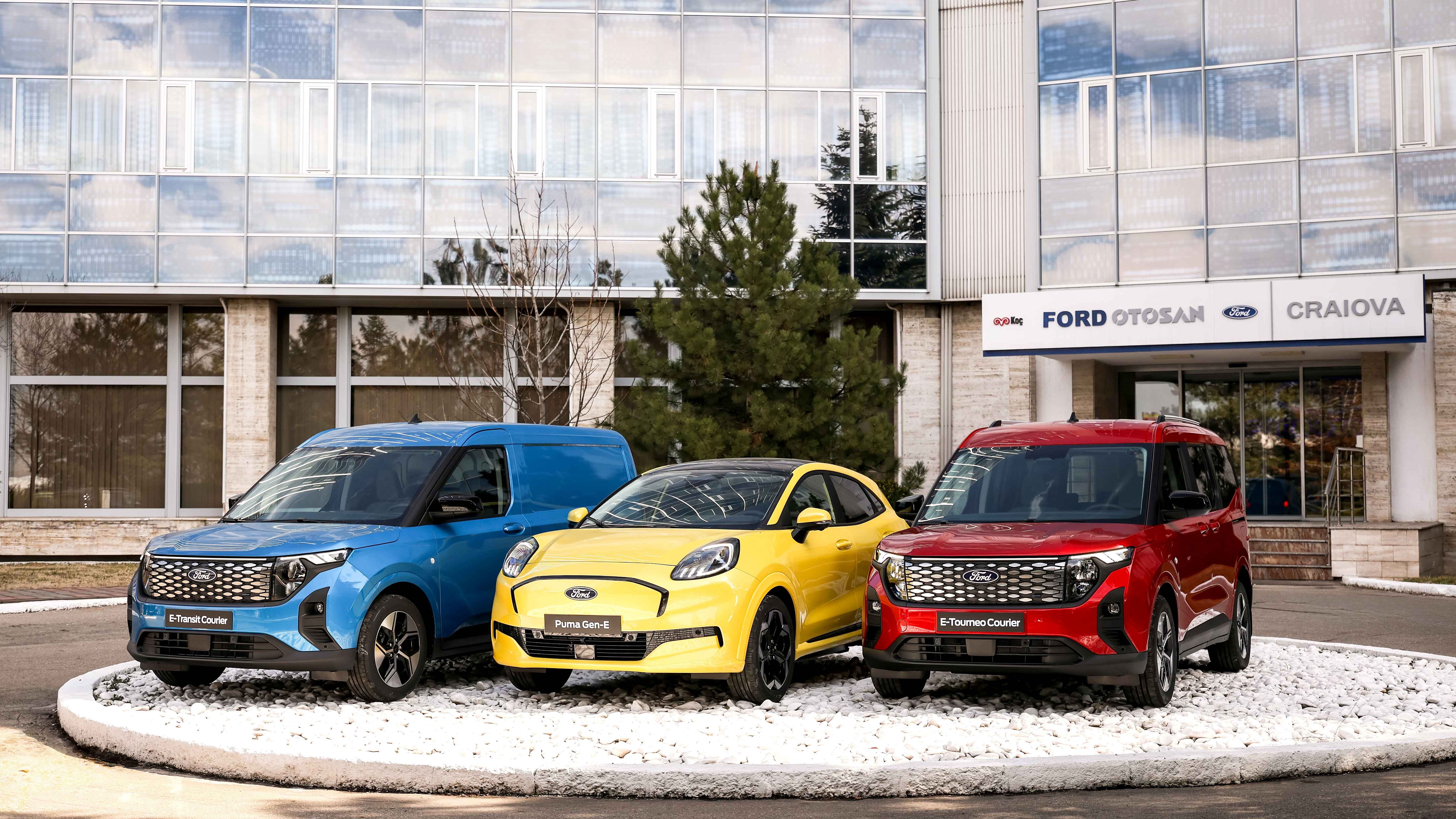 GALERIE FOTO | Ford Puma Gen-E, prima mașină electrică făcută în România, a intrat în producție alături de E-Transit Courier și E-Tourneo Courier
