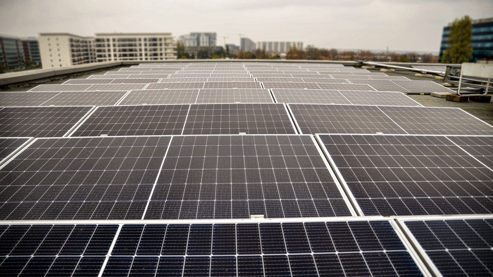 Genesis Properties a instalat 1.000 de panouri solare în complexul de birouri YUNITY Park din Capitală