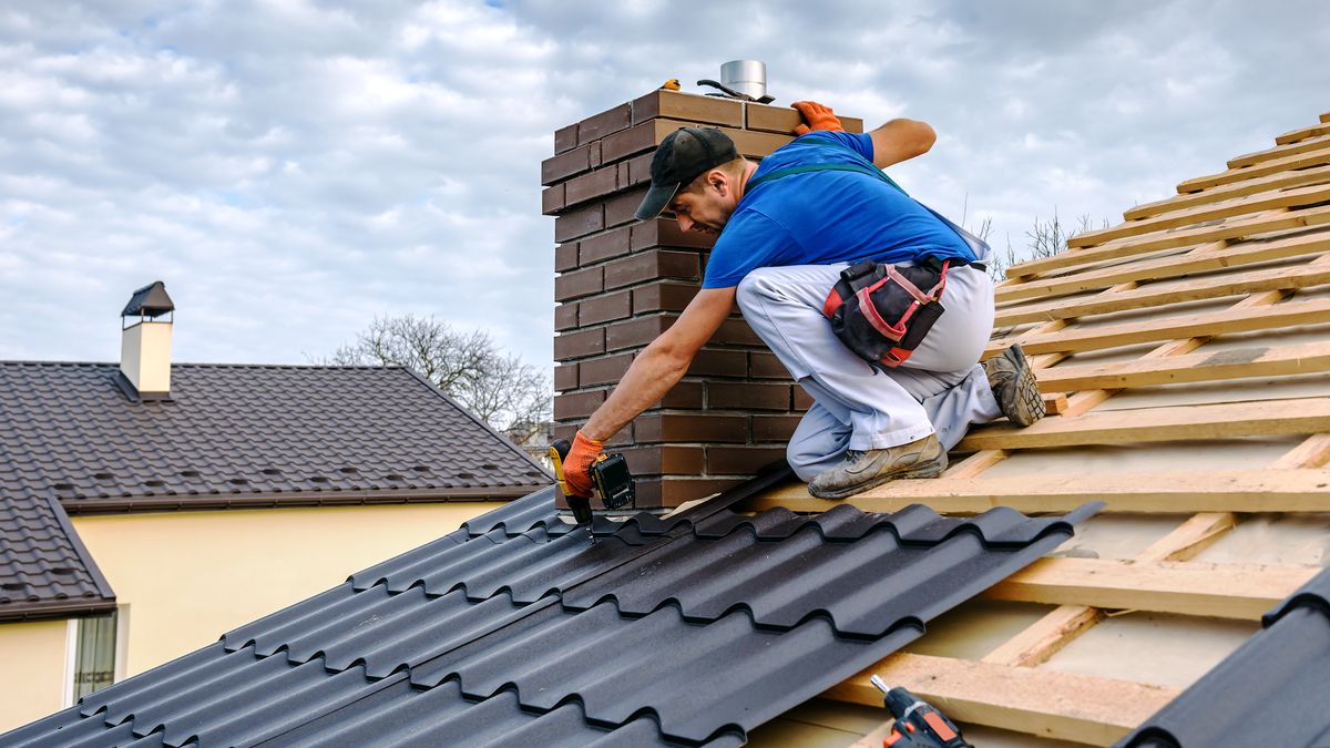 Piața acoperișurilor nu s-a „îmbolnăvit” în pandemie, dar privește cu îngrijorare scumpirea materialelor de construcții
