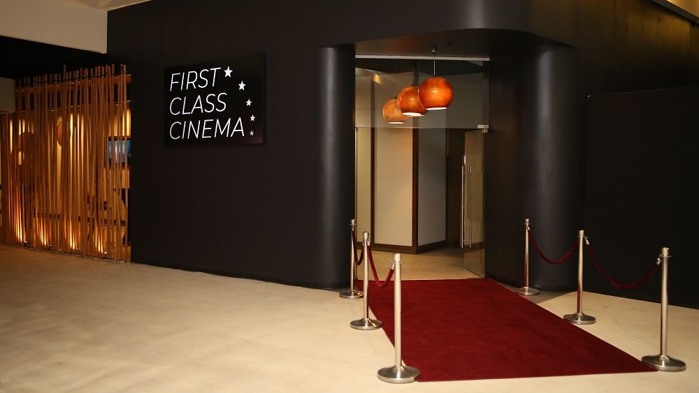 Cineplexx vrea să facă mersul la film în Băneasa precum călătoria cu o linie aeriană de lux