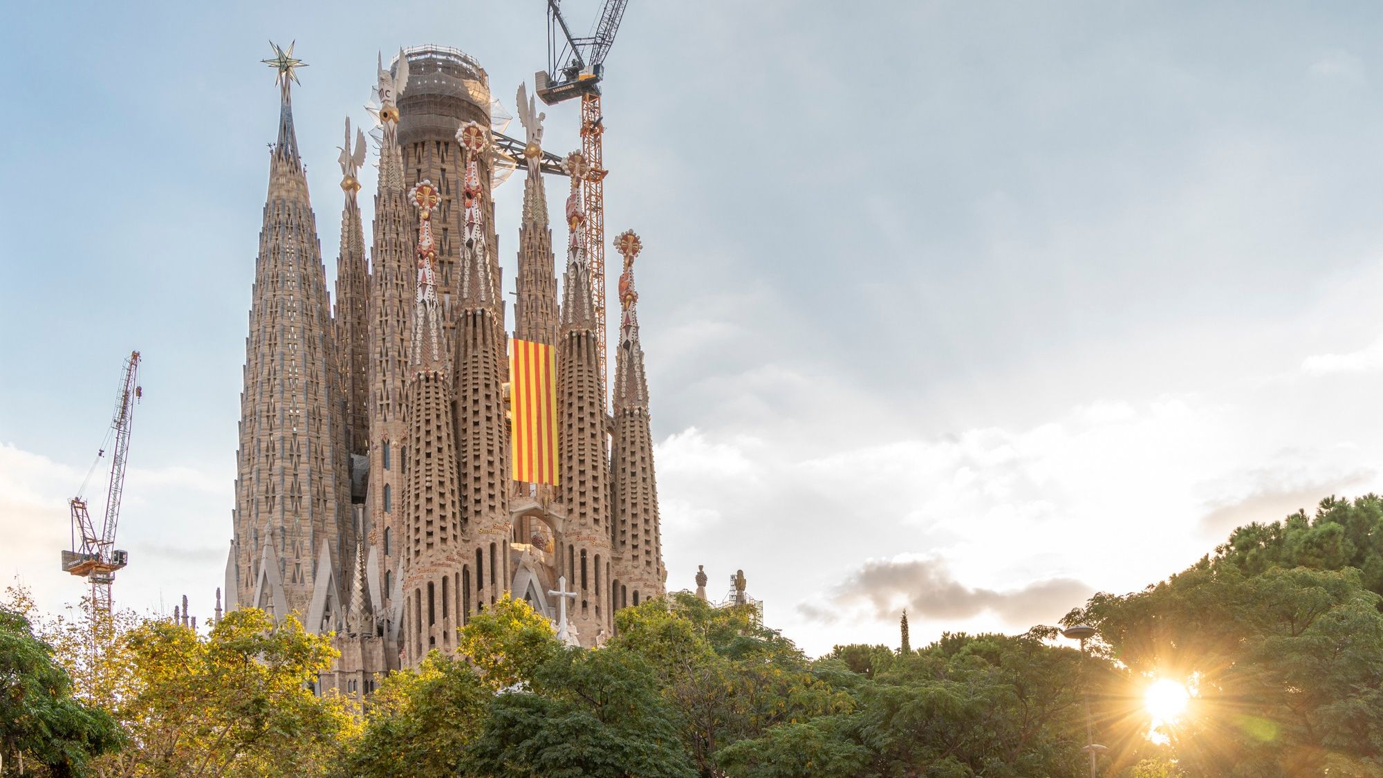 Cel mai înalt punct la Sagrada Familia: cum arată ”capsula” care face parte din crucea de deasupra templului