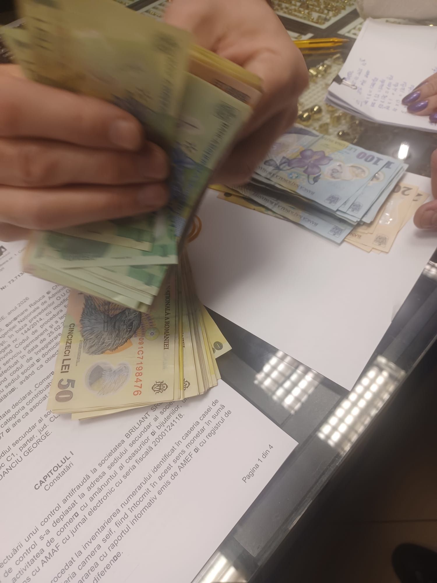 FOTO | Captură ANAF: Fiscul a pus mâna pe 6 kilograme de aur fără acte - Poza 5