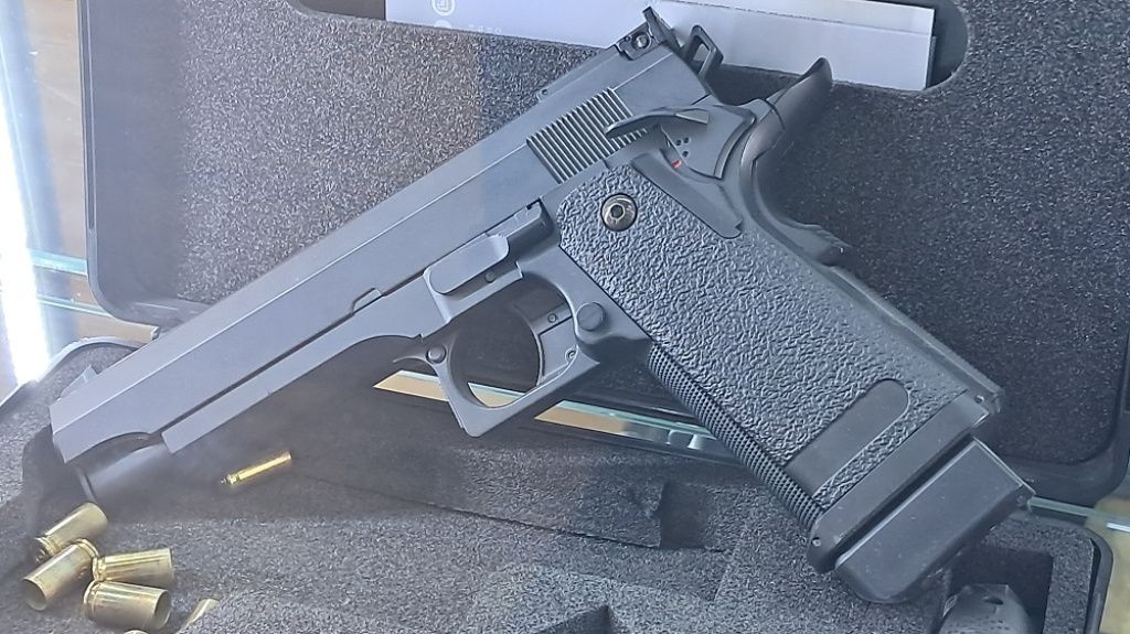 Cehii de la CZ Group bat palma cu o firmă românească pentru producția de arme "made in RO" - Imagine 3