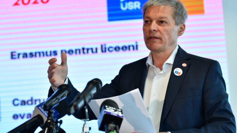 Dacian Ciolos si-a depus candidatura pentru sefia grupului politic Renew Europe