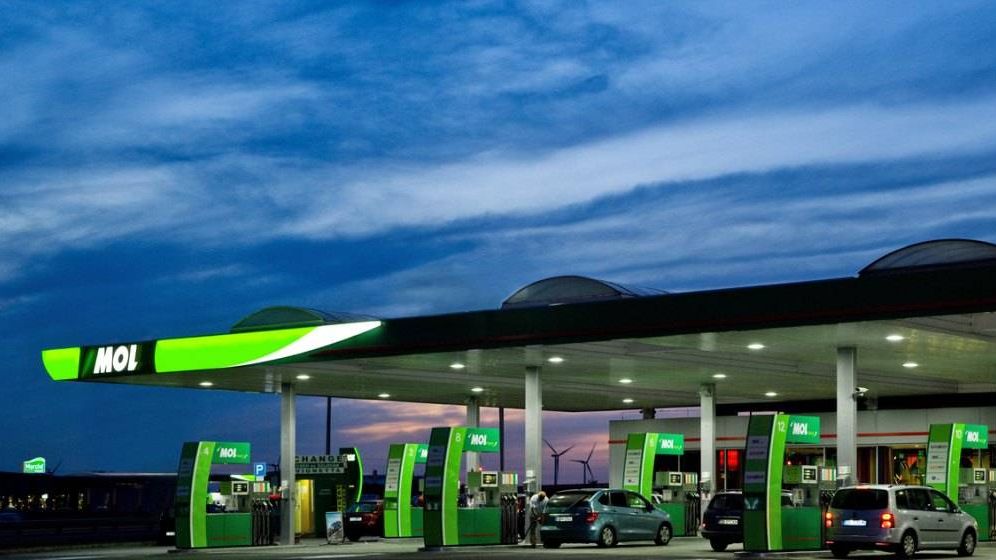 MOL reduce prețurile pentru încărcarea mașinilor electrice și elimină o taxă importantă. Care este motivul