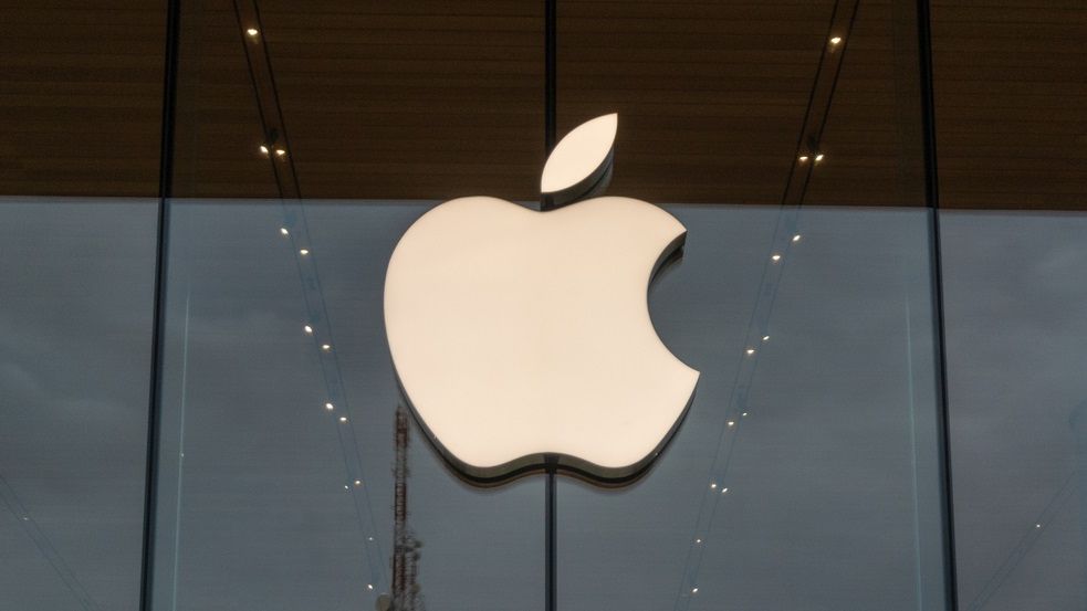 Apple a dezactivat unul dintre instrumentele sale de inteligenţă artificială