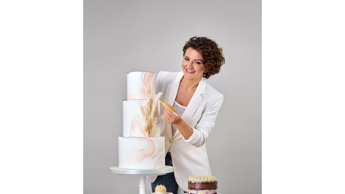 În era tehnologiei, poveștile dulci și decorate manual ne aduc zâmbetul pe buze