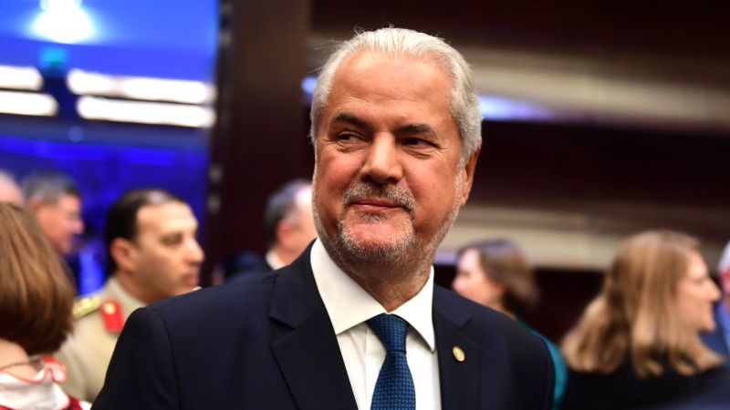 Adrian Nastase a lansat o petitie pentru reformarea PSD