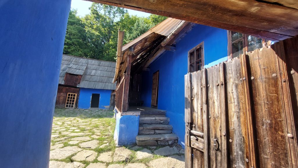 GALERIE FOTO | Cum arată cel mai spectaculos muzeu în aer liber al României - Imagine 63