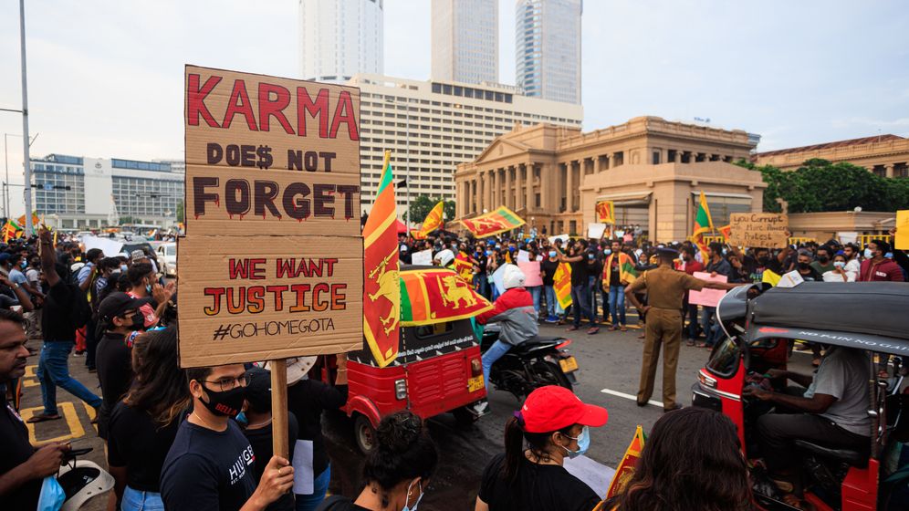 Sri Lanka, la un pas de colaps: datorie de 51 de miliarde de dolari și manifestații violente la palatul prezidențial