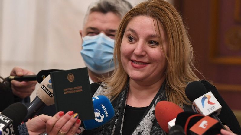 OFICIAL | Diana Șoșoacă trebuie să poarte mască