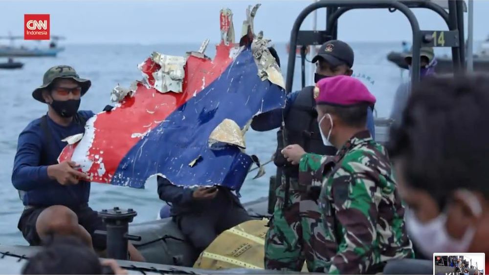 A fost descoperită epava avionului dispărut în largul Indoneziei