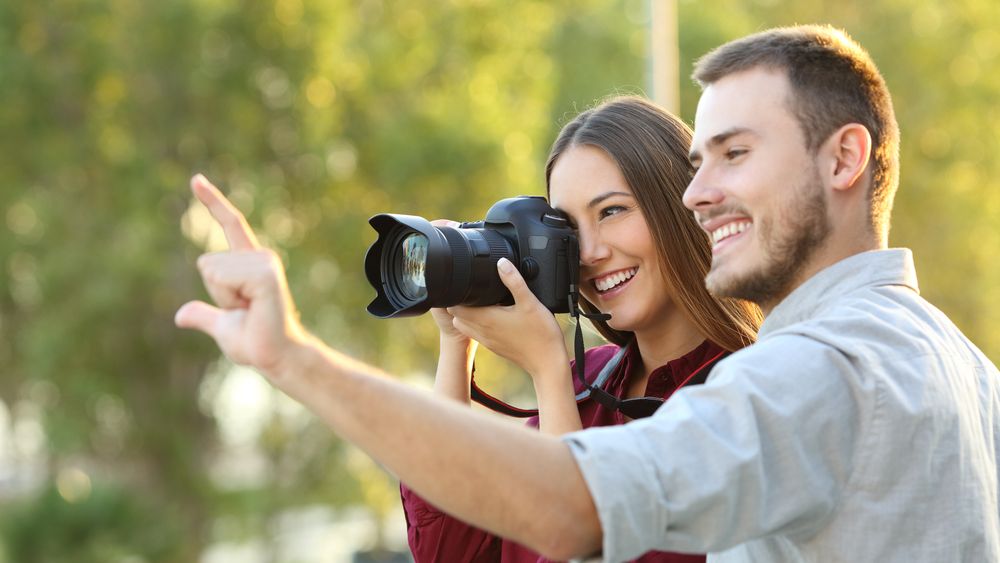 Oferte eMAG la aparate foto si camere video: alege gadgeturi pe care sa le iei cu tine in vacanta